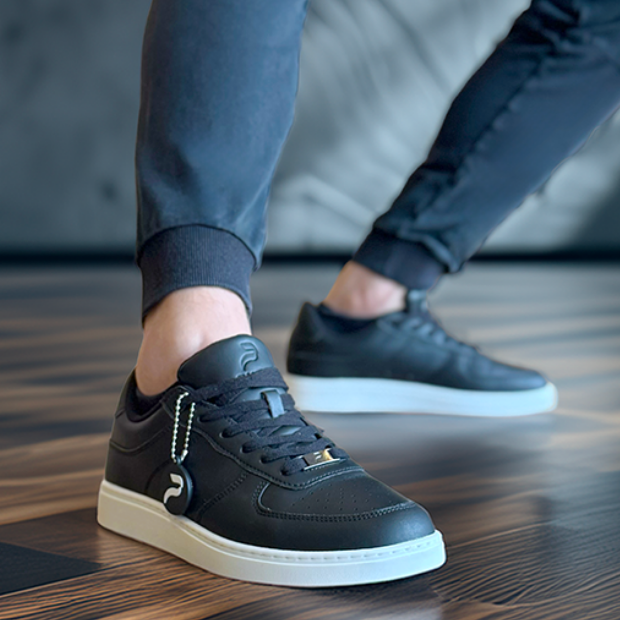 [FLOW BLACK] Unisex Low-Top Black & White Dance Sneakers