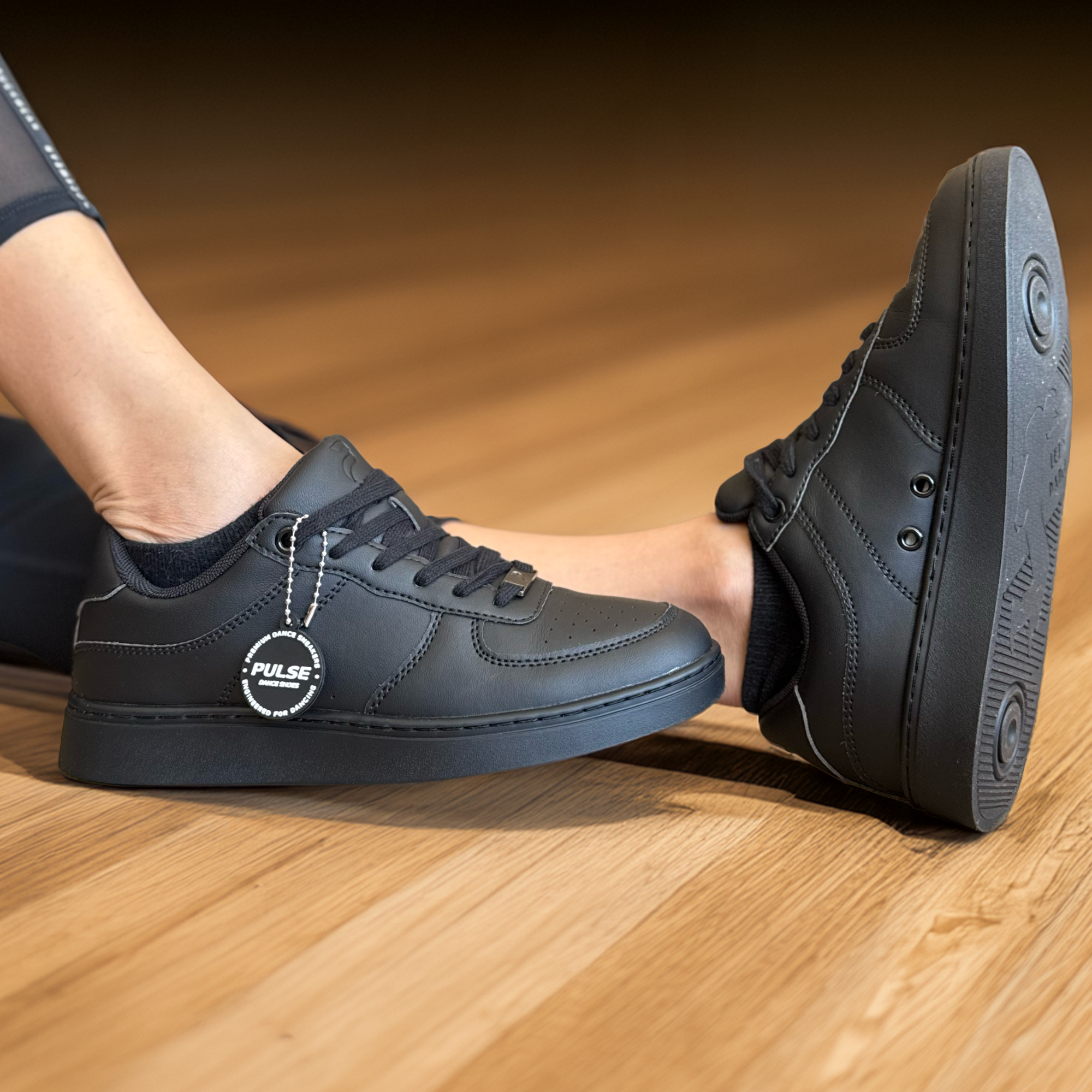 [FLOW ONYX] Unisex Low-Top Black Dance Sneakers