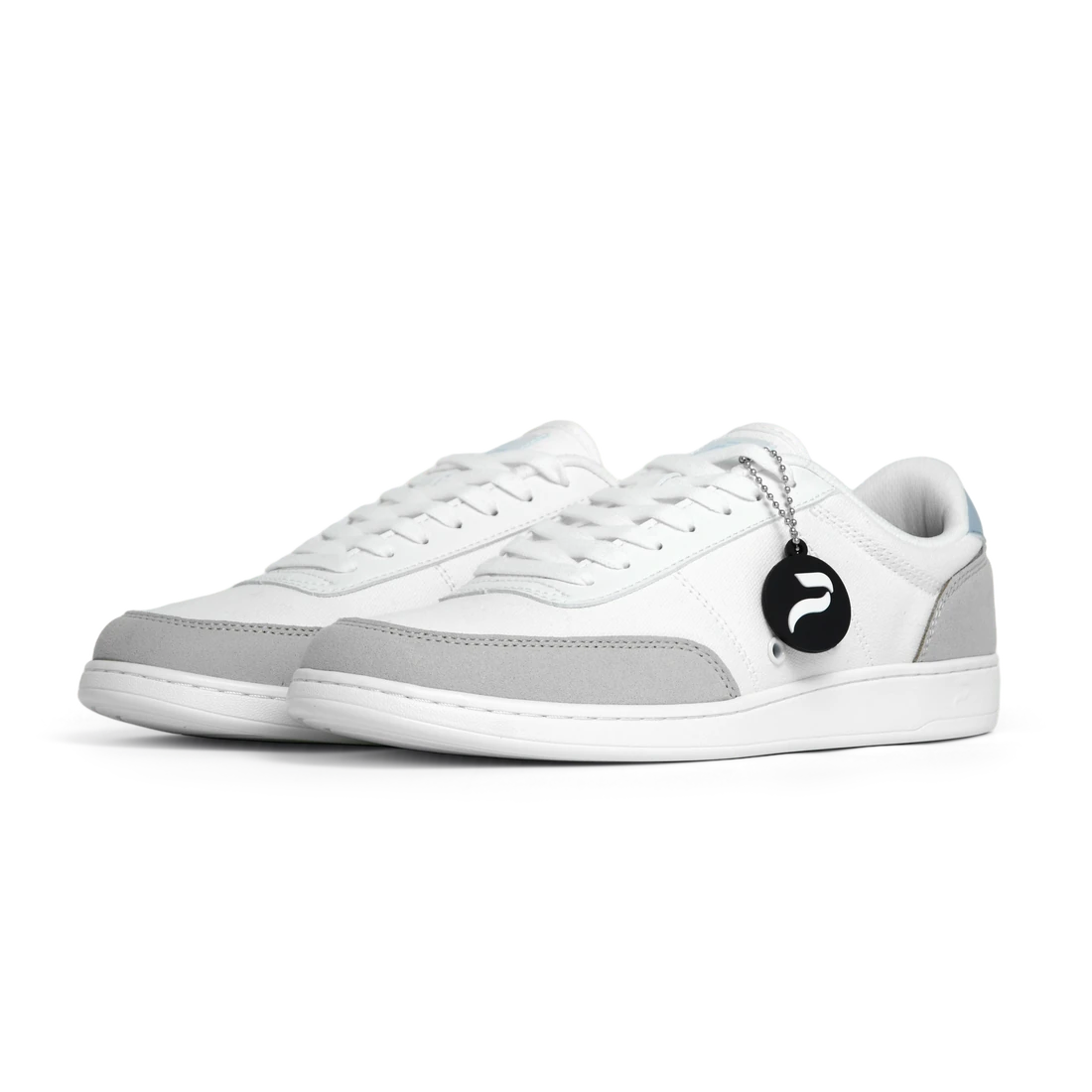 Volt Cloud dance sneaker, front three-quarter pair